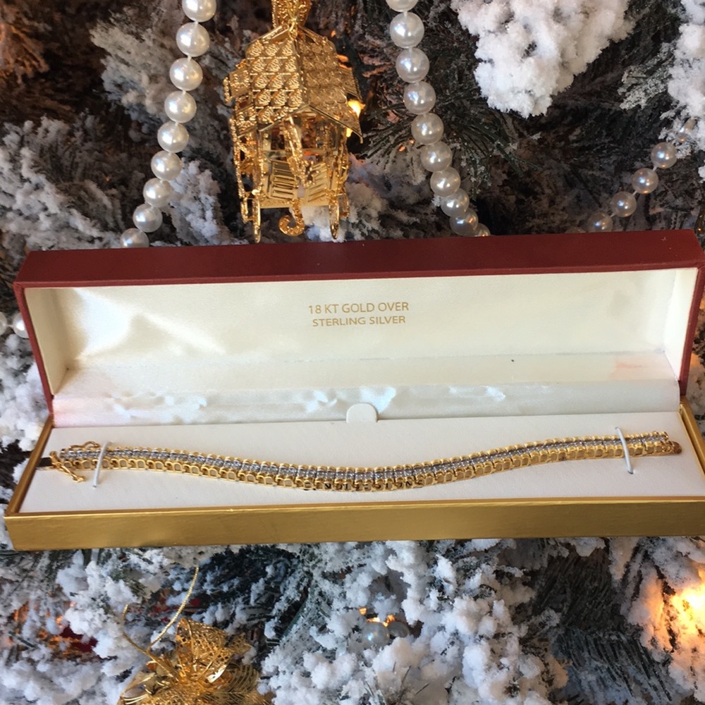 18 kt gold over sterling silver bracelet (Kohl’s)